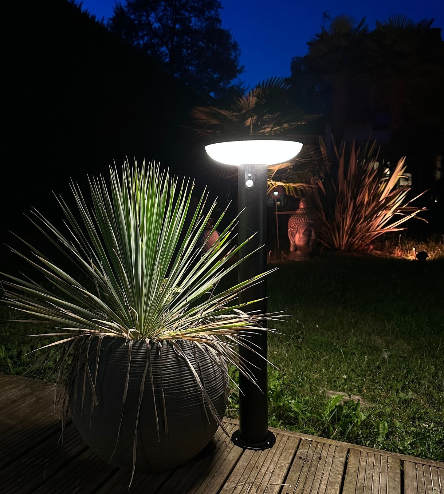 Solar LED Bollard Light – Remote Control – Adjustable Lighting Modes