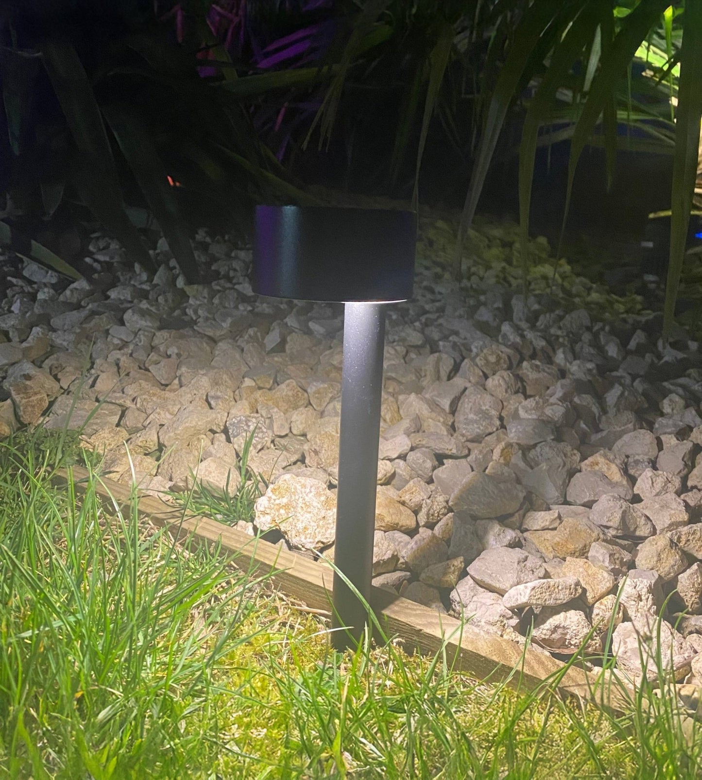 Solar LED Beacons (2-Pack) – Plantable Outdoor Lights with 100 Lumens