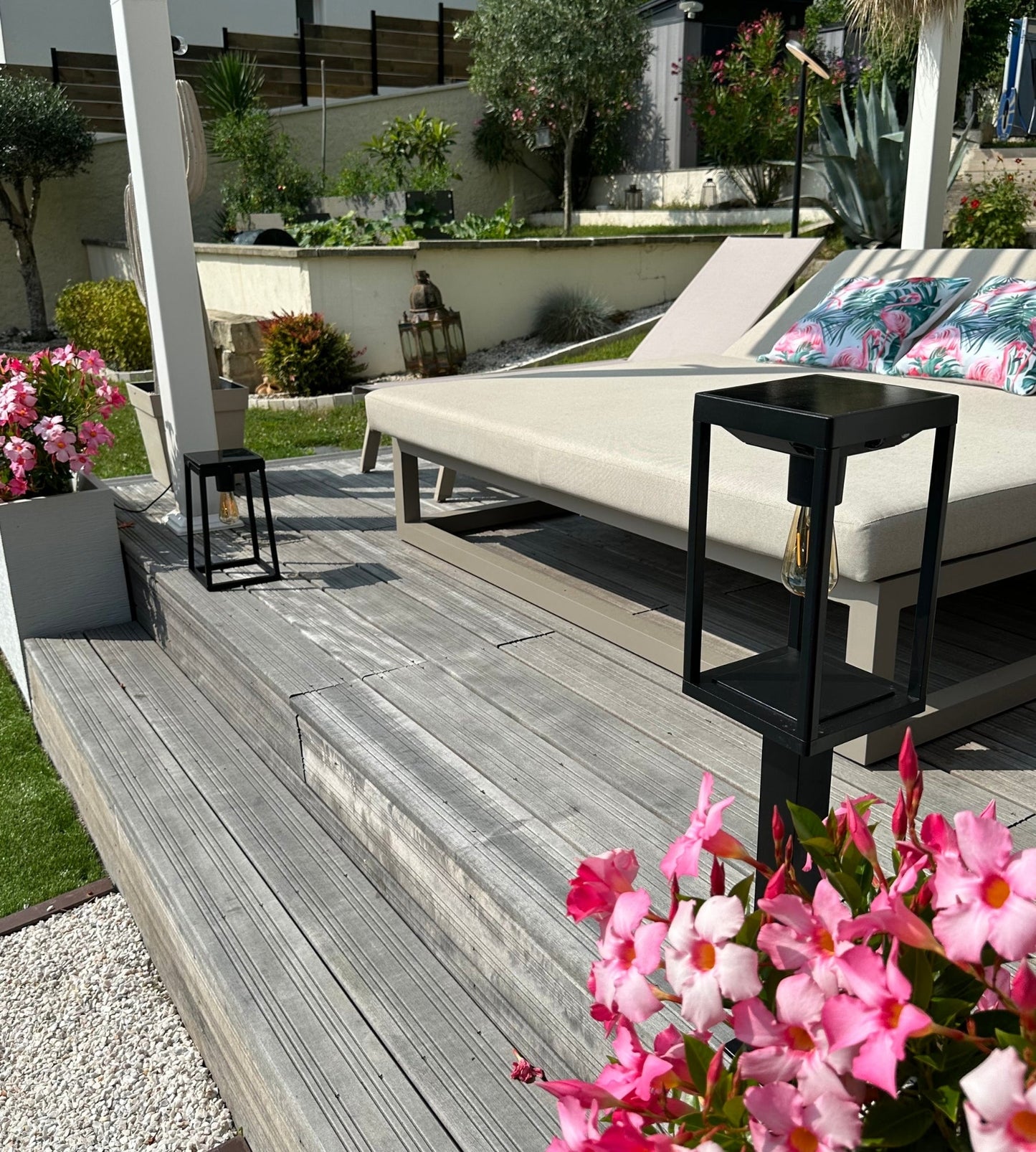 Outdoor Solar Bollard Light – Warm Glow Fairy Effect