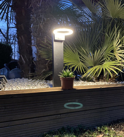 Solar LED Bollard Light – Motion Sensor – 3 Lighting Modes (100–1000 Lumens)