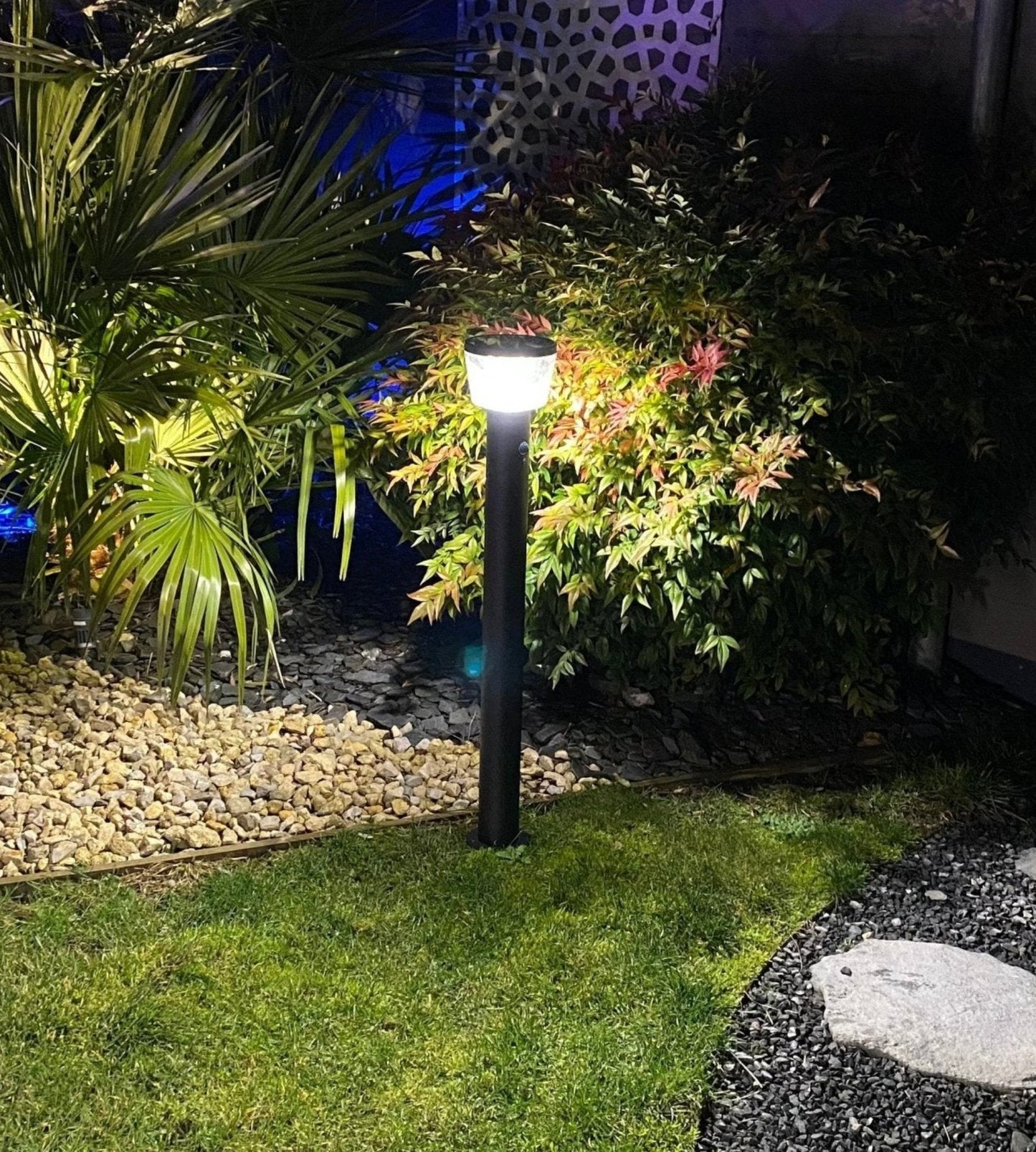 Solar LED Bollard Light – Motion Sensor – 3 Lighting Modes (100–1000 Lumens)