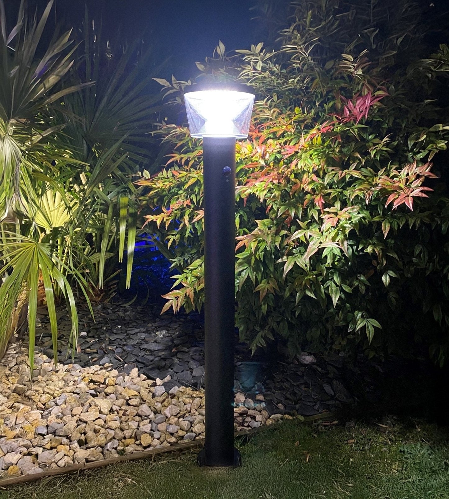 Solar LED Bollard Light – Motion Sensor – 3 Lighting Modes (100–1000 Lumens)