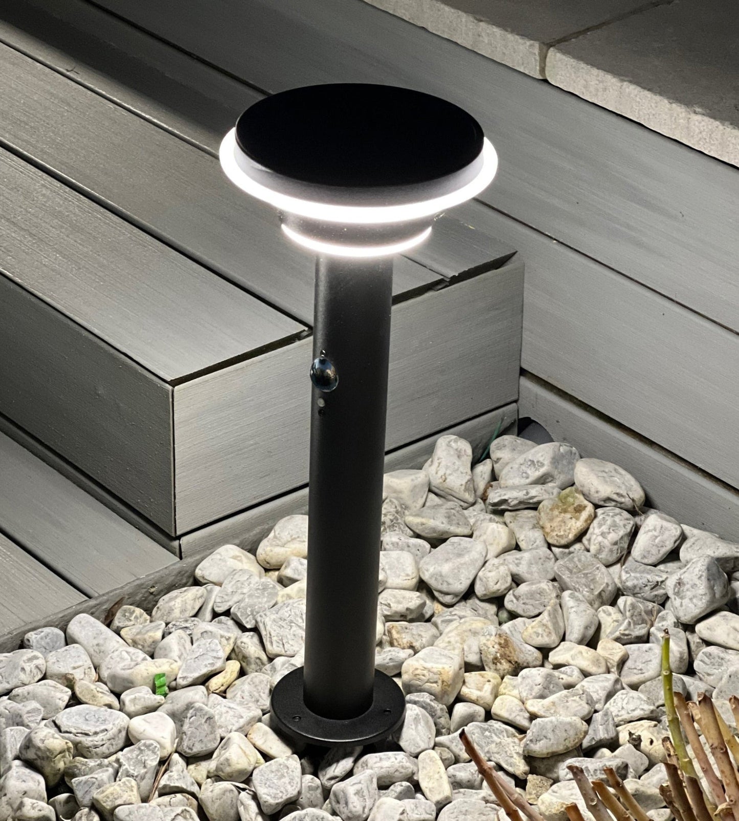 Solar LED Bollard Light – Motion Sensor – 3 Lighting Modes (100–1000 Lumens)
