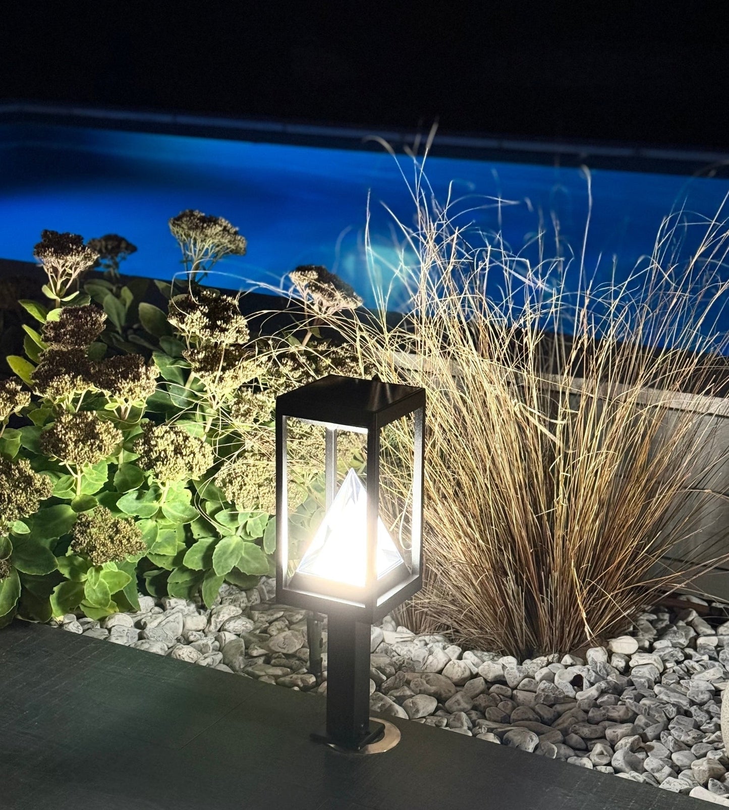 Solar LED Bollard Light – Motion Sensor – 3 Lighting Modes (100–1000 Lumens)