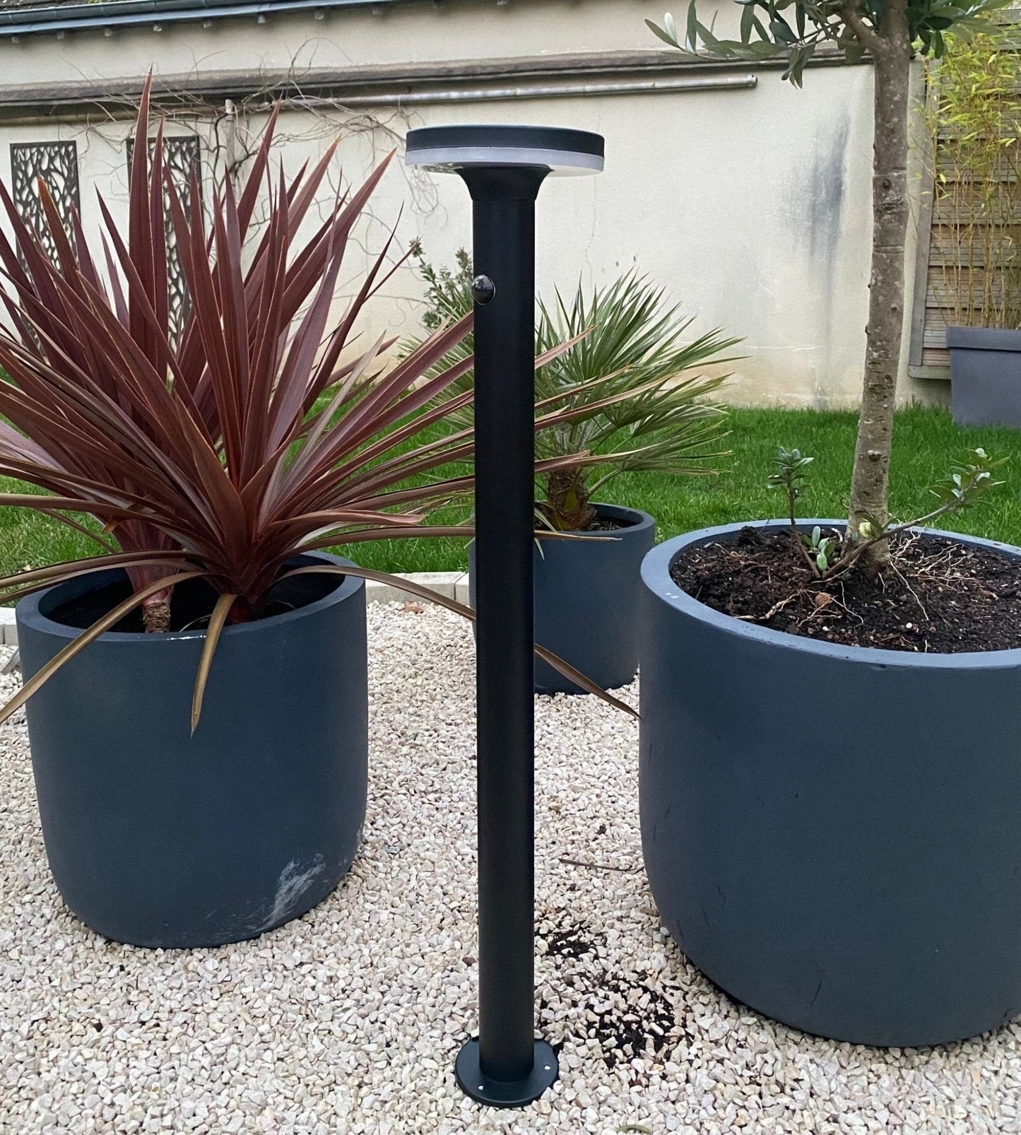 Solar LED Bollard Light – Motion Sensor – 3 Lighting Modes (75–600 Lumens)