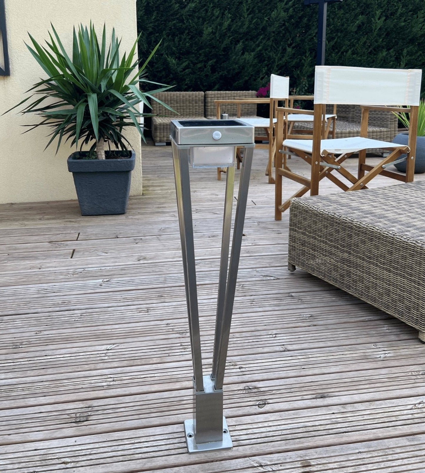 Solar LED Bollard Light – Motion Sensor – 3 Lighting Modes (75–600 Lumens)