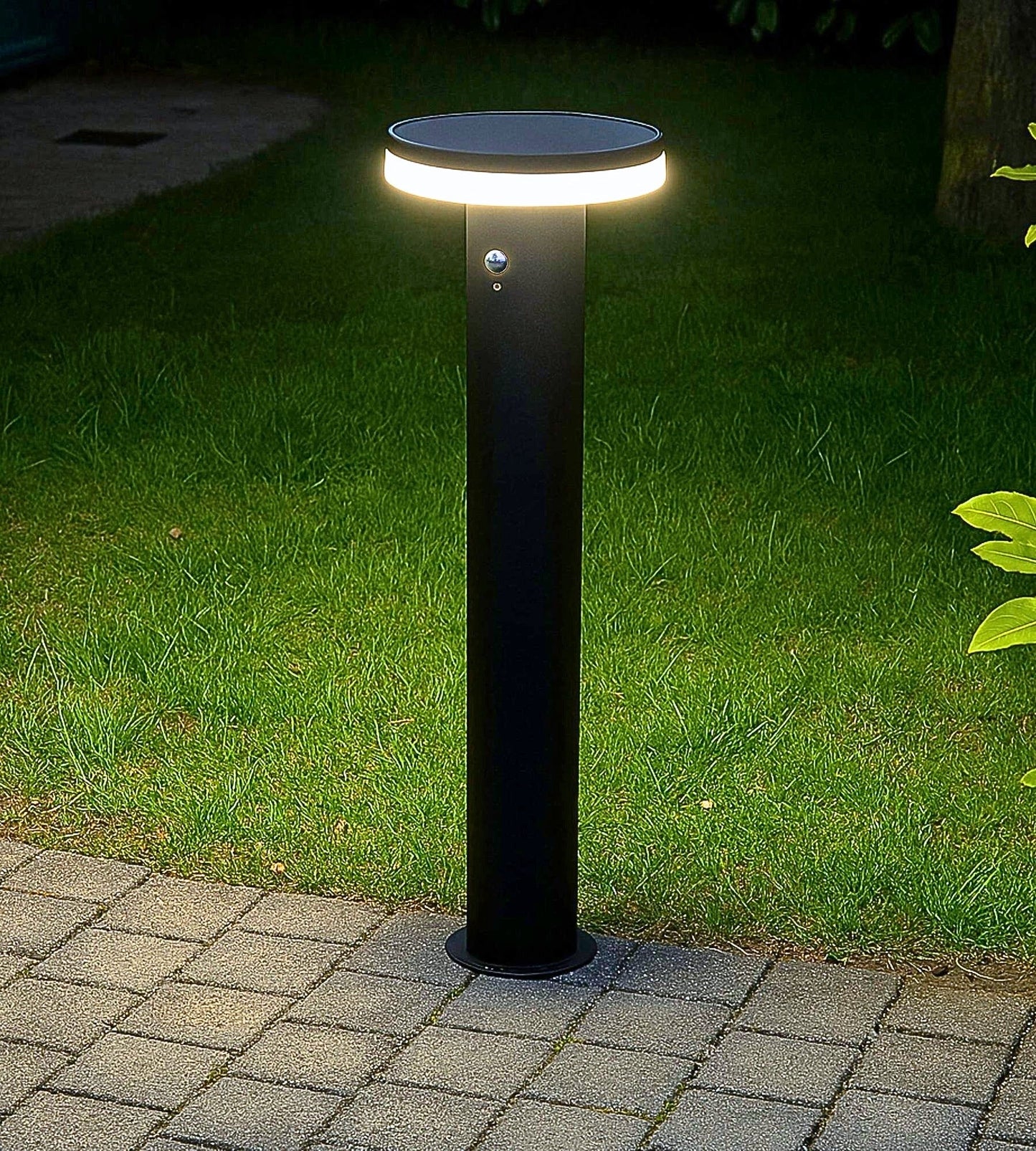Solar LED Bollard Light – Motion Sensor – 3 Lighting Modes (150–1000 Lumens)