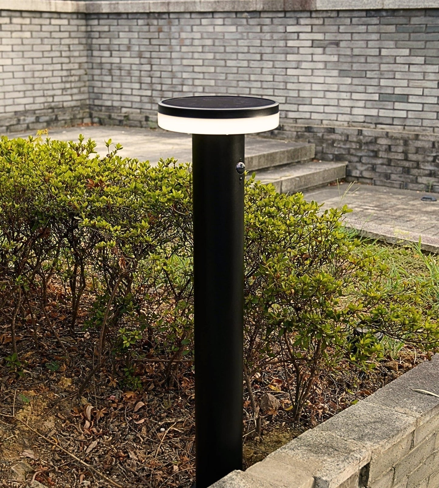 Solar LED Bollard Light – Motion Sensor – 3 Lighting Modes (150–1000 Lumens)