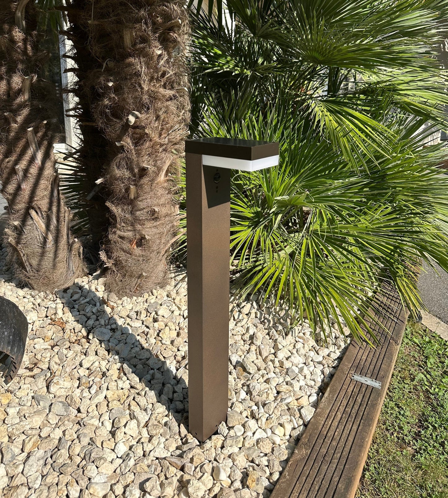 Solar LED Bollard Light – Motion Sensor – 3 Lighting Modes (100–1000 Lumens)