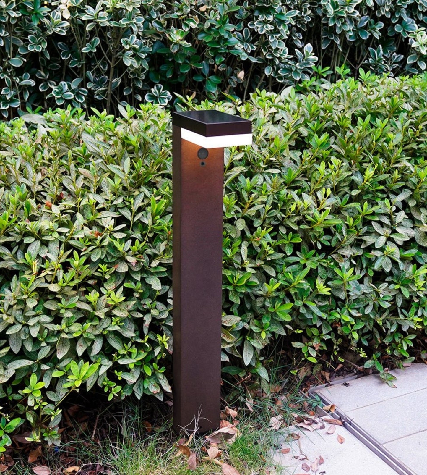 Solar LED Bollard Light – Motion Sensor – 3 Lighting Modes (100–1000 Lumens)