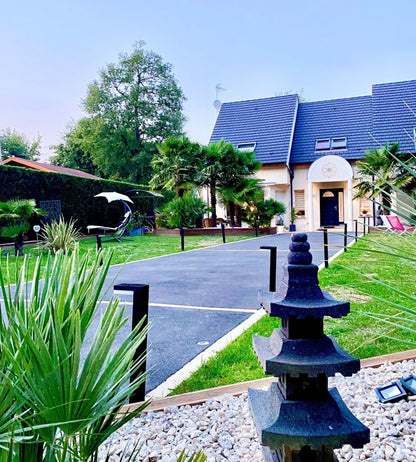 Solar LED Bollard Light – Motion Sensor – 3 Lighting Modes (100–1000 Lumens)