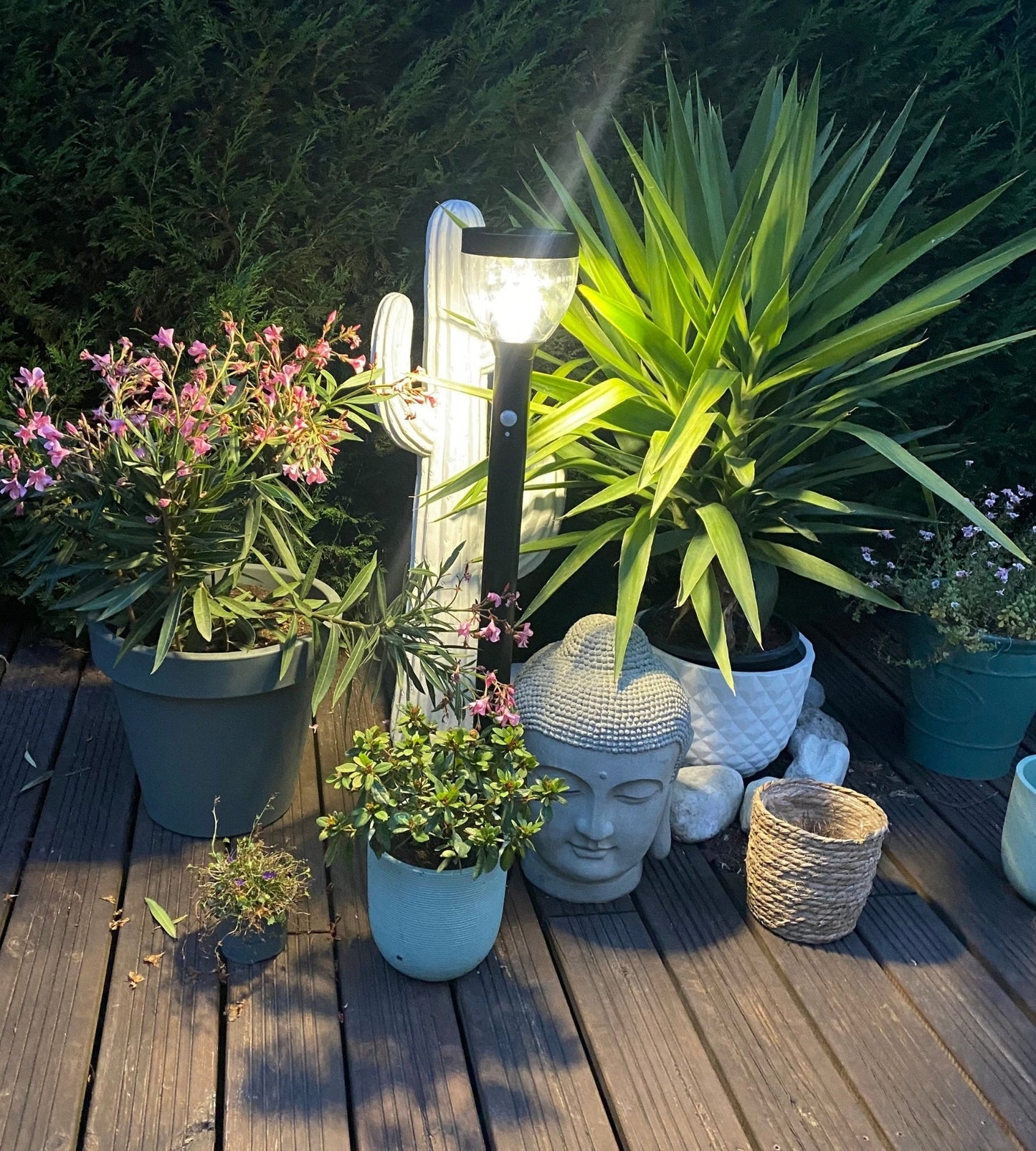 Solar LED Bollard Light – Motion Sensor – 3 Lighting Modes (75–600 Lumens)