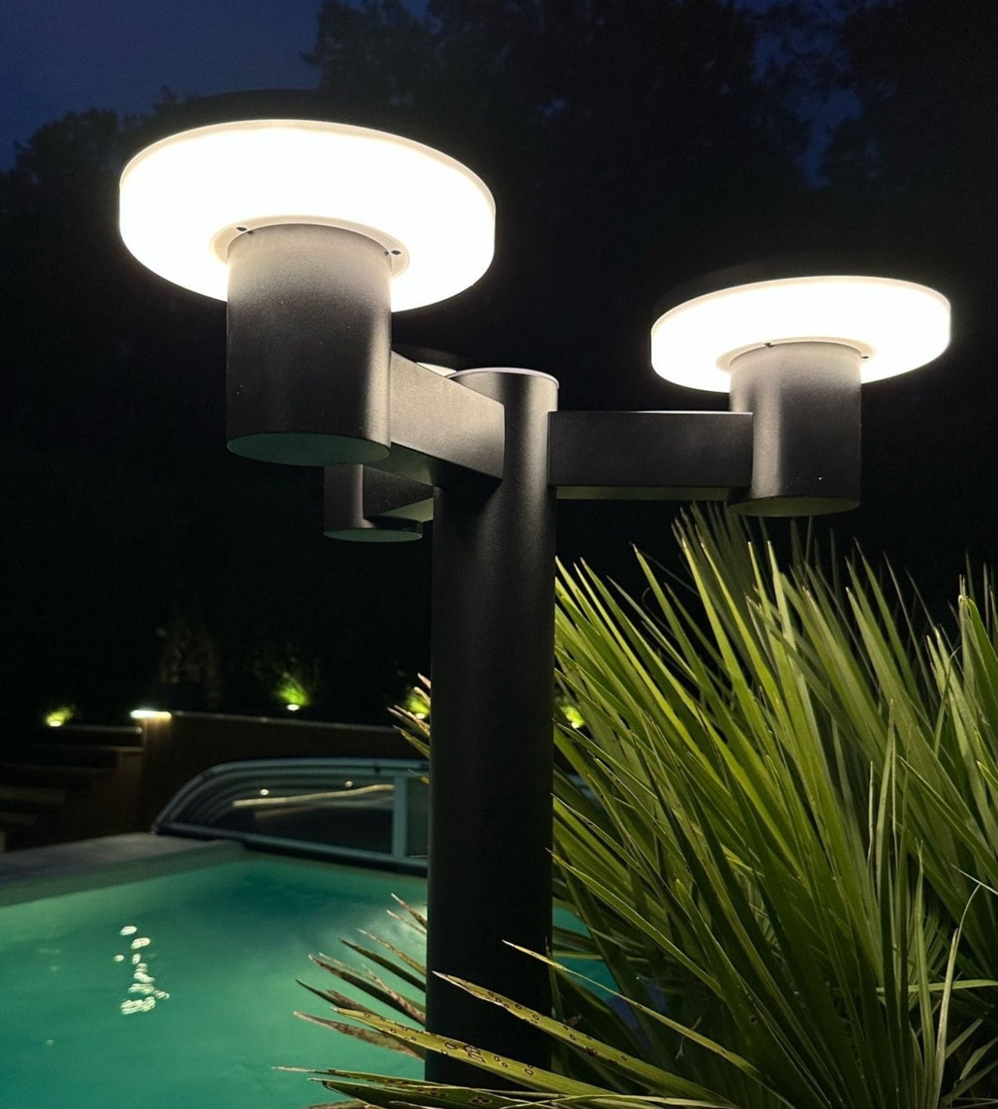 Solar LED Floor Lamp – 2m Height – Remote Control – 300–3000 Lumens