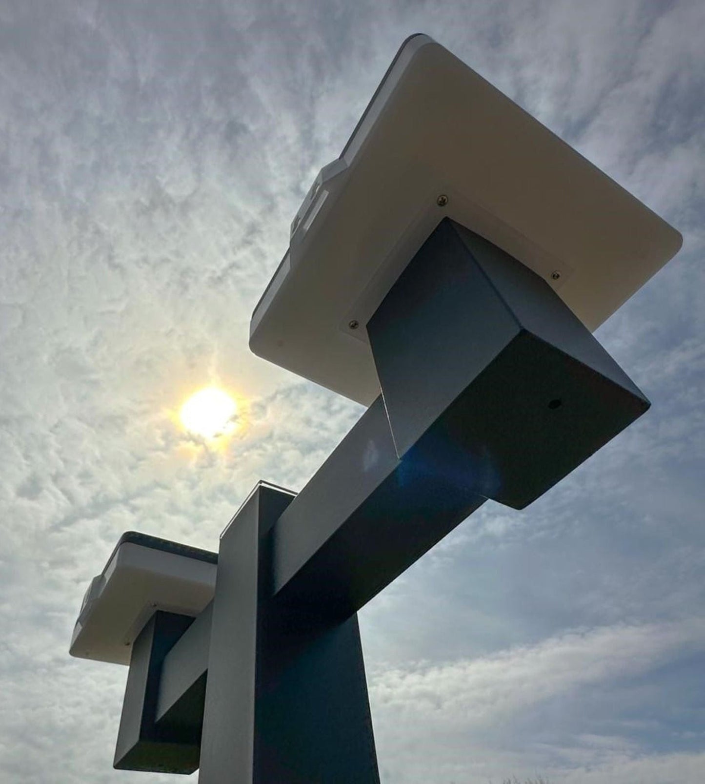 Solar LED Floor Lamp – Adjustable Height (1.2–2m) – 200–2000 Lumens – Remote Control