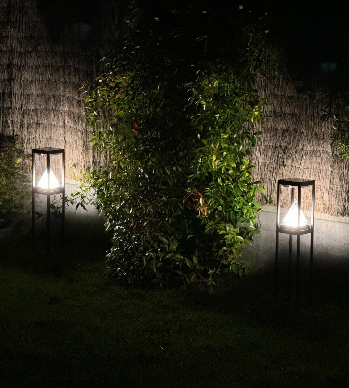 Solar LED Table Lamp – Motion Sensor with 3 Lighting Modes (75–600 Lumens)