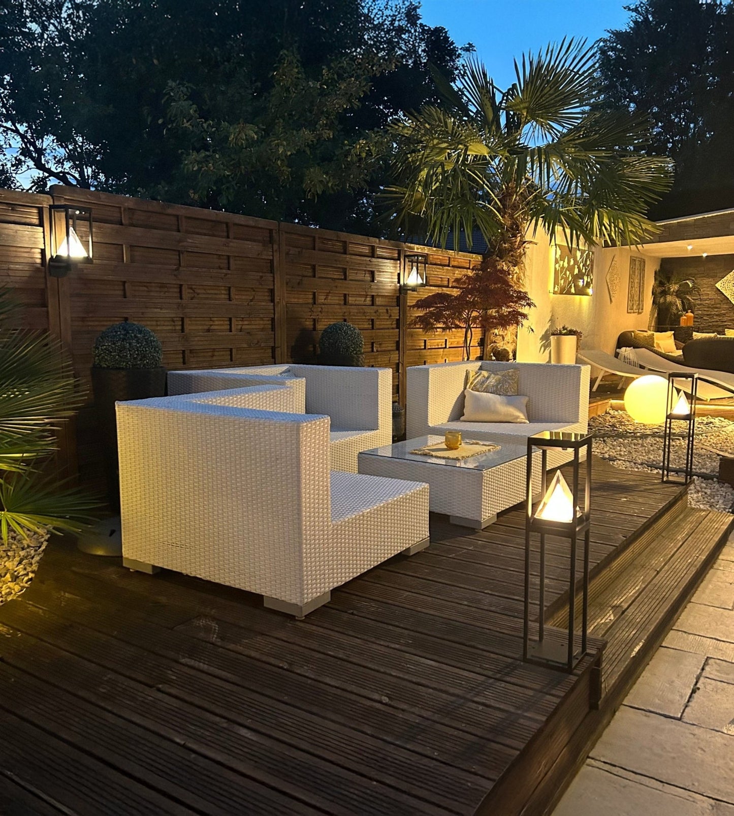 Solar LED Table Lamp – Motion Sensor with 3 Lighting Modes (75–600 Lumens)