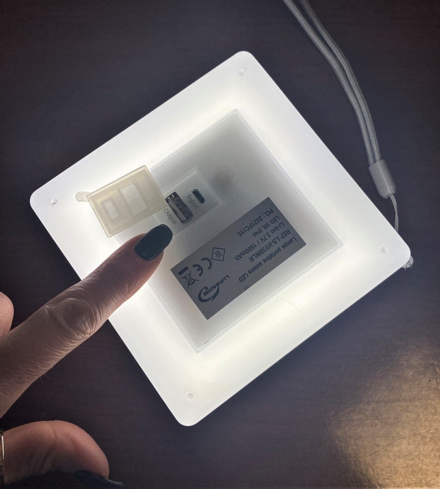 Solar LED Table Lamp – 5 Lighting Modes (40–270 Lumens) with USB Charging & 1600mAh Battery