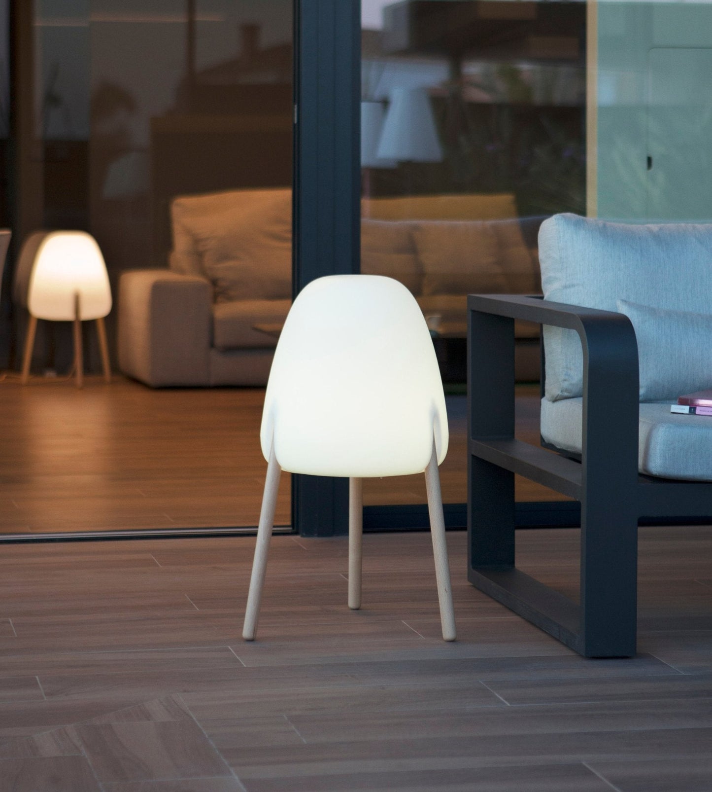 Solar LED Lamp – Adjustable White & RGB Lighting – Indoor/Outdoor Use