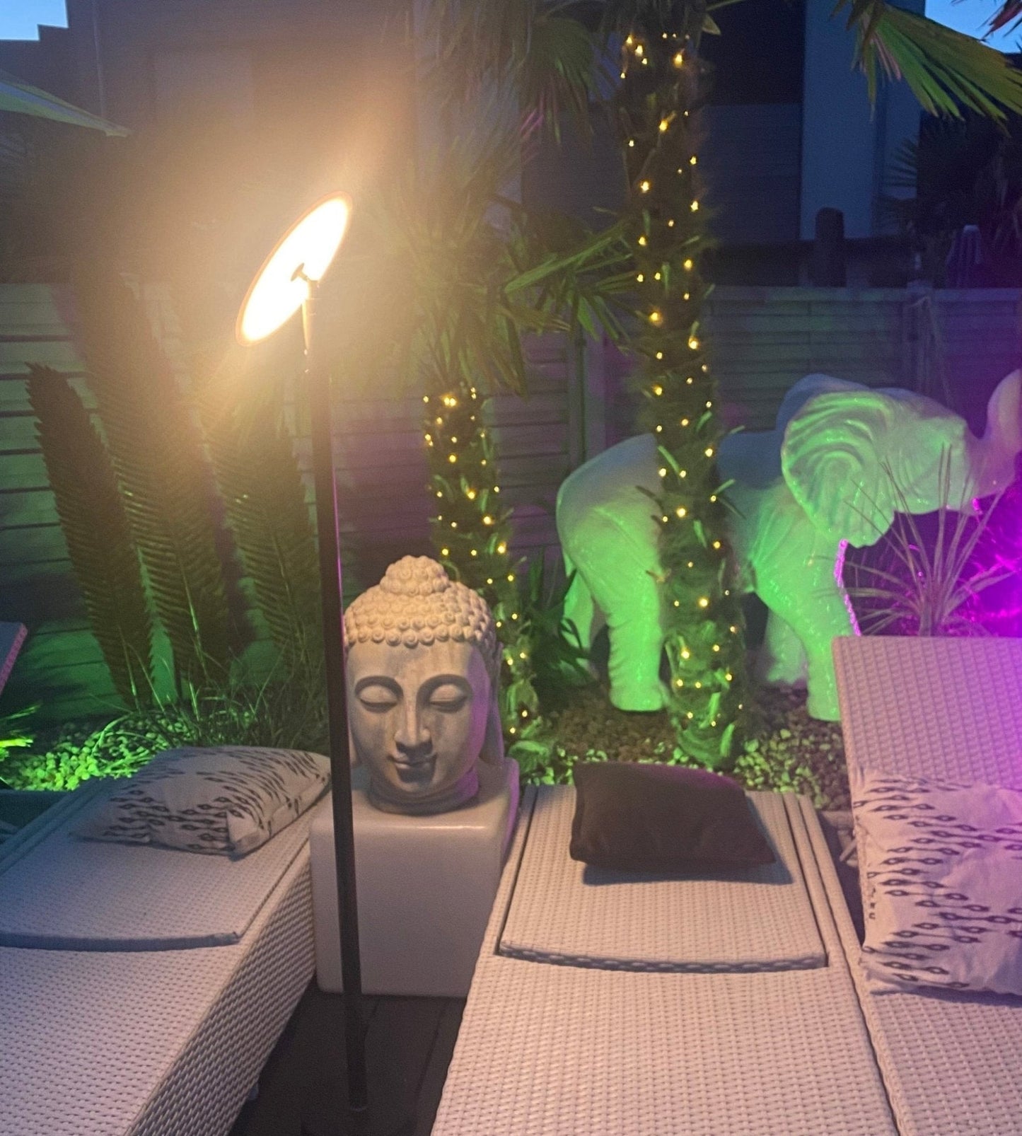 Solar LED Table Lamp – Modern Design for Indoor/Outdoor Use