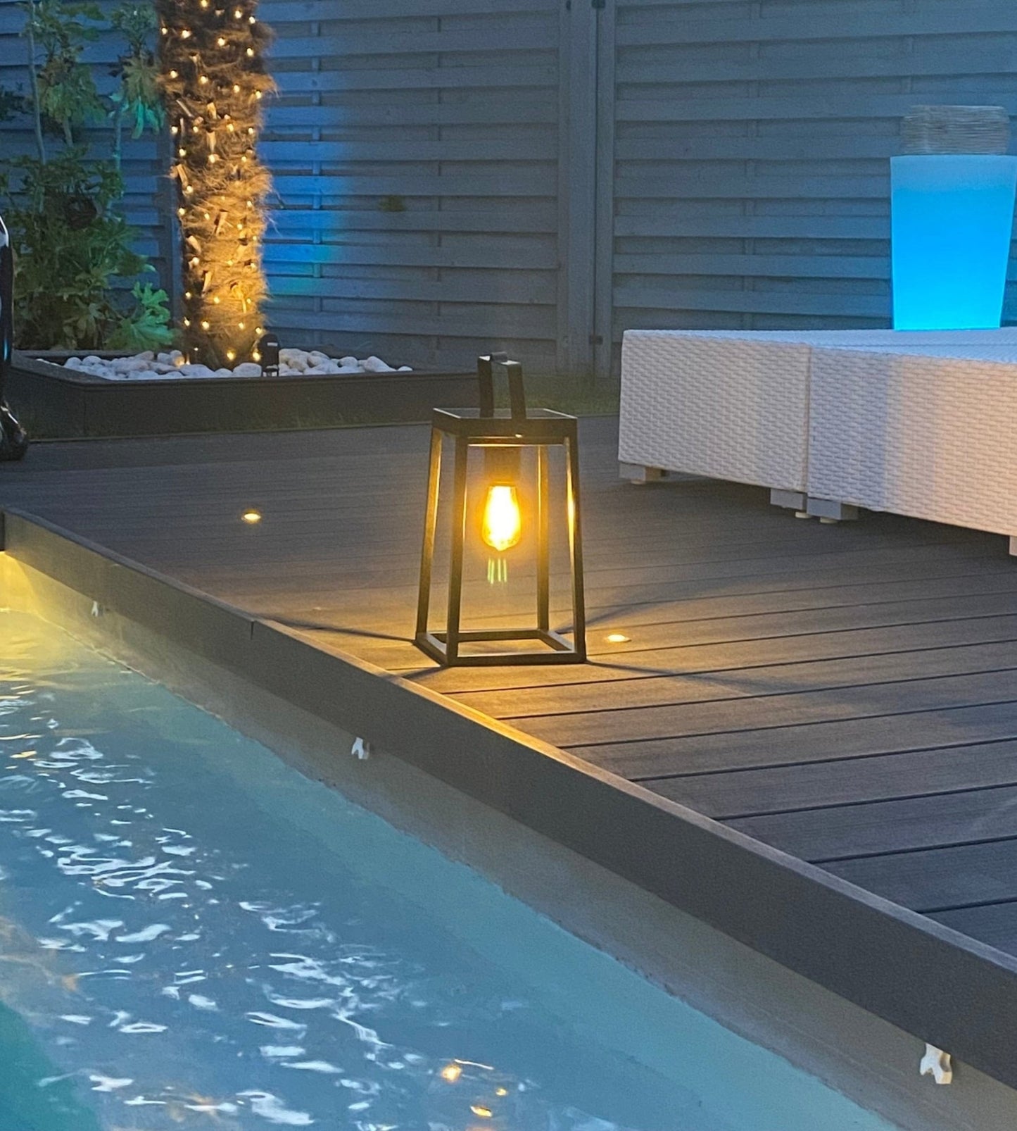 Solar LED Lantern – Warm Outdoor Decorative Fairy-Style Light