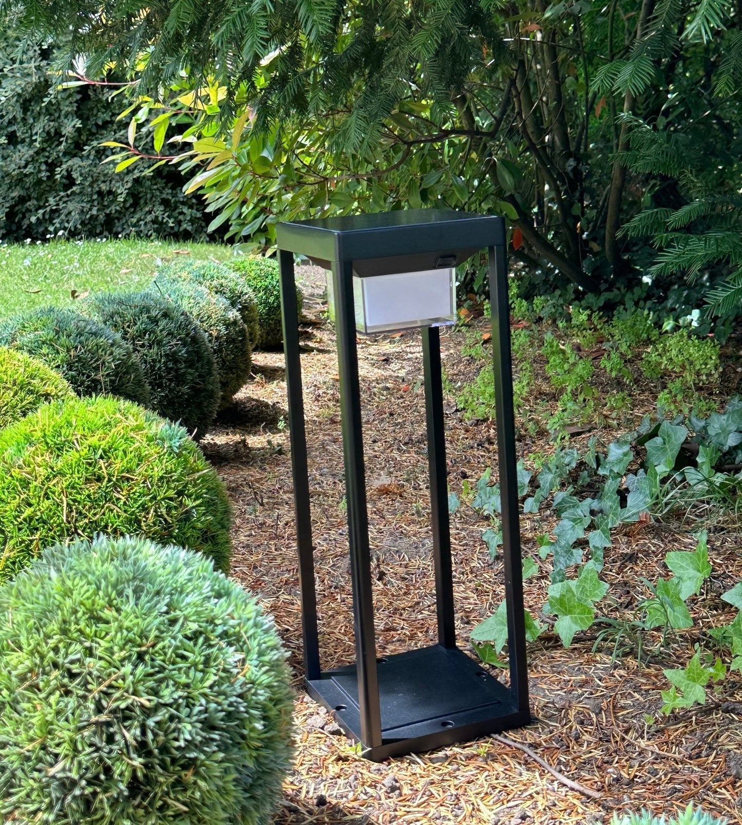 Solar & USB LED Lantern – 3 Lighting Modes (75–600 Lumens) with Motion Sensor