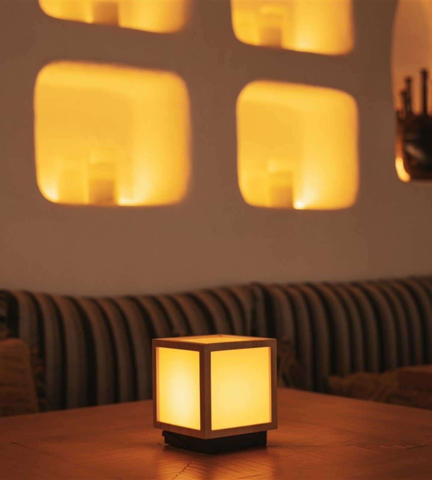 Portable Solar Cube Lantern – USB Rechargeable Warm Light for Indoor & Outdoor Use